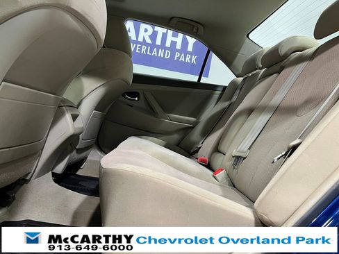 Used 2011 Toyota Camry LE image 22