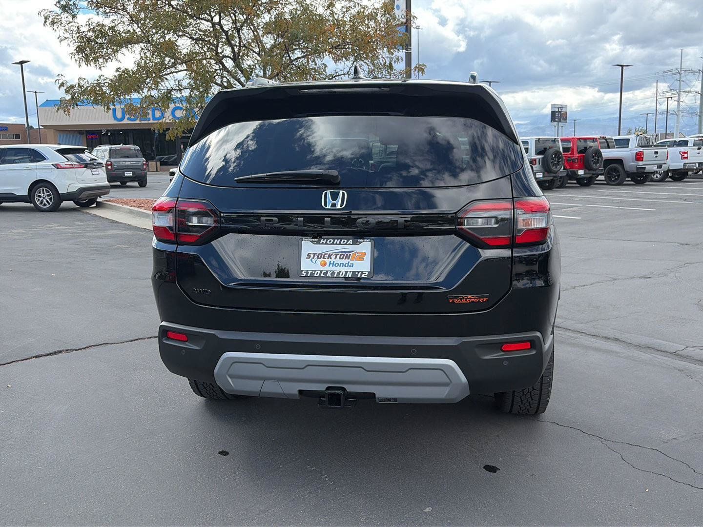 Used 2025 Honda Pilot TrailSport image 5
