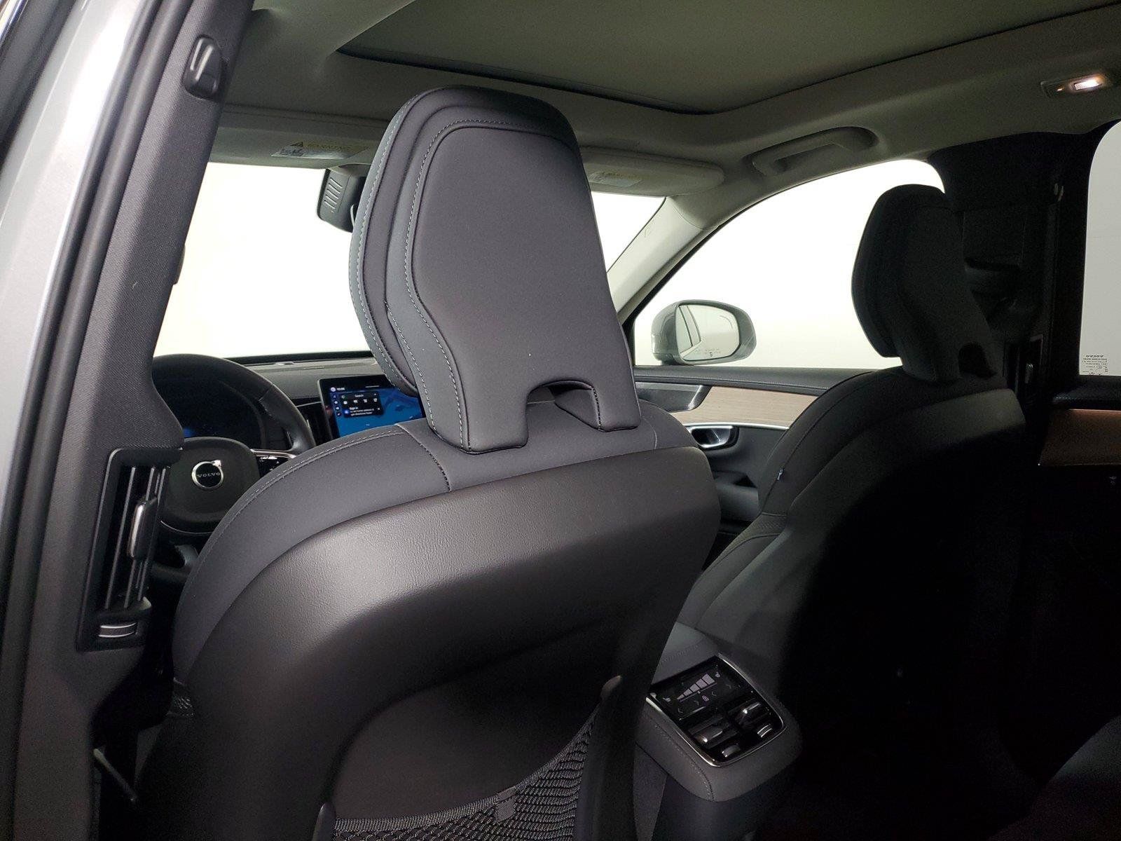 Certified 2026 Volvo XC90 B6 Plus AWD/4WD image 14