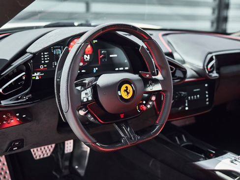 Used 2025 Ferrari 12Cilindri RWD image 35