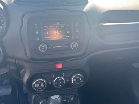 Used 2017 Jeep Renegade Altitude image 15