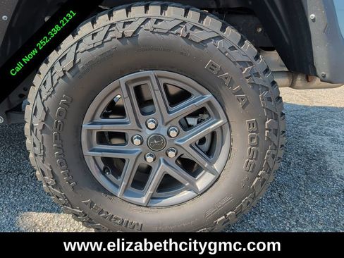 Used 2024 Jeep Gladiator Sport AWD/4WD image 7