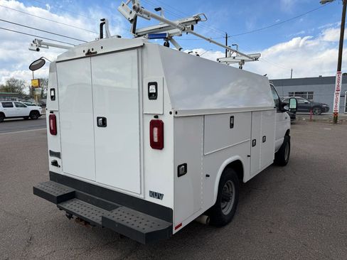 Used 2019 Ford E-350 and Econoline 350 Super Duty w/ Power Windows & Locks Group image 10
