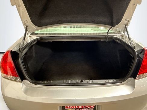 Used 2012 Chevrolet Impala LTZ FWD image 25