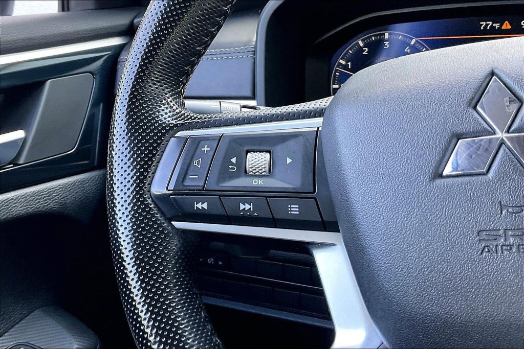 Used 2022 Mitsubishi Outlander SE FWD image 8