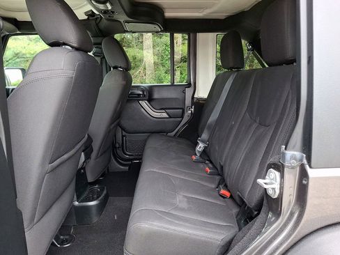 Used 2018 Jeep Wrangler Unlimited Sport AWD/4WD image 10