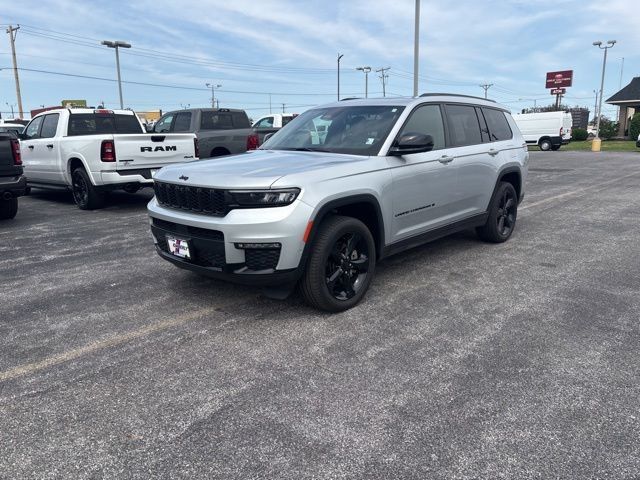Used 2025 Jeep Grand Cherokee L Limited w/ Luxury Tech Group II AWD/4WD image 1