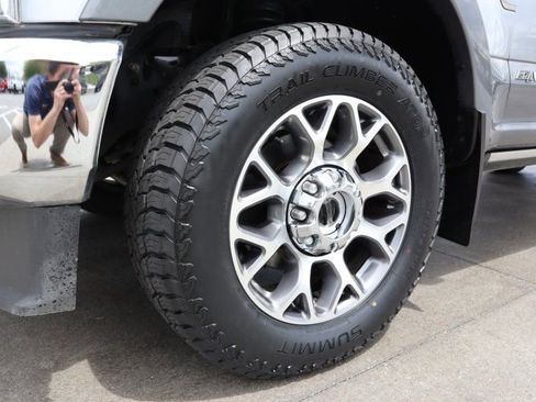 Used 2022 Ford F250 Lariat w/ Lariat Ultimate Package AWD/4WD image 9
