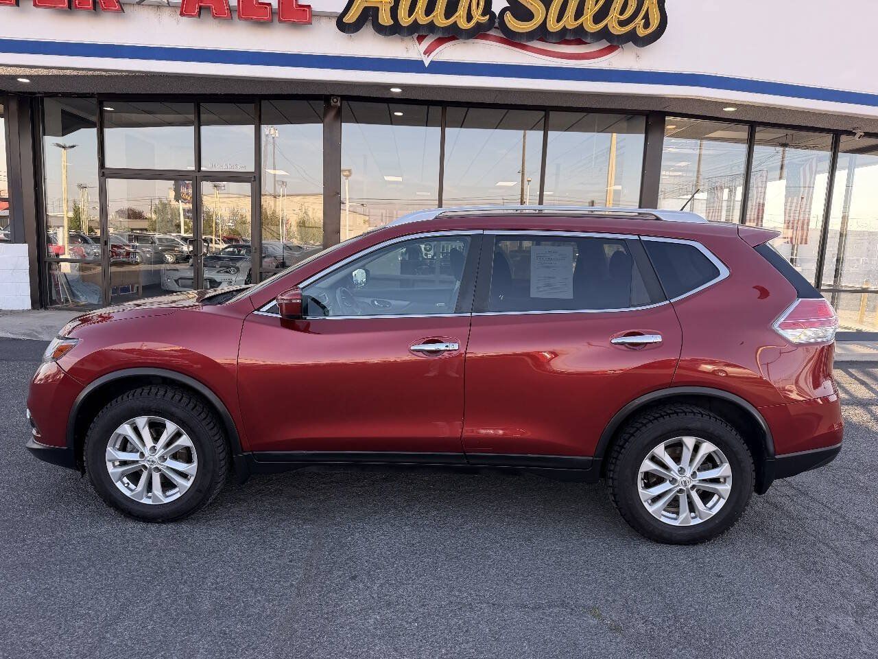Used 2016 Nissan Rogue SV AWD/4WD image 4