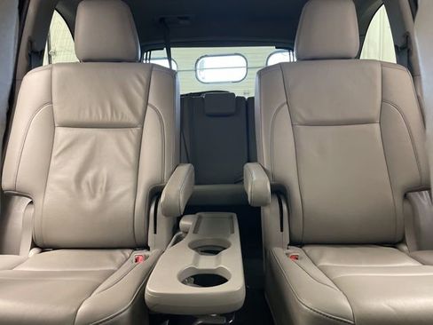 Used 2019 Toyota Highlander XLE image 14