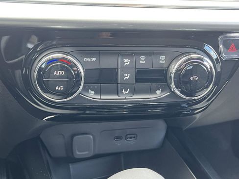 New 2026 Chevrolet Trax LT w/ LT Convenience Package FWD image 26