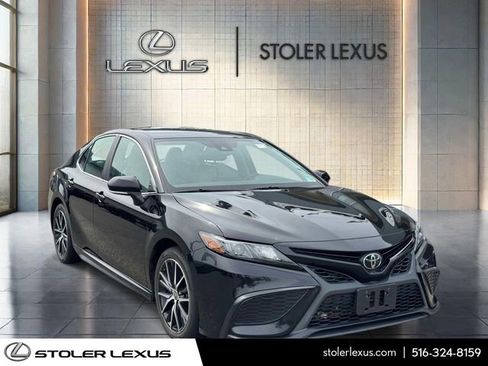 Used 2022 Toyota Camry SE AWD/4WD image 1