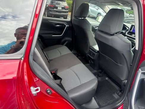 Used 2025 Toyota RAV4 XLE FWD image 10