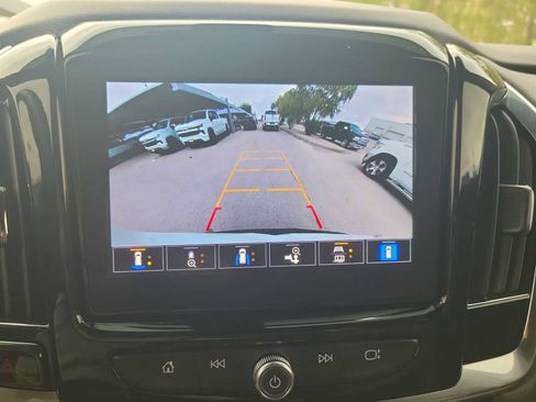 Used 2023 Chevrolet Traverse RS FWD image 25