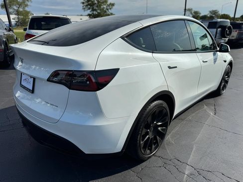 Used 2023 Tesla Model Y Long Range AWD/4WD image 5