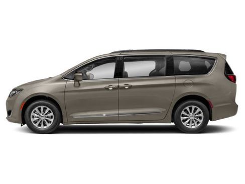 Used 2018 Chrysler Pacifica Touring Plus FWD image 5