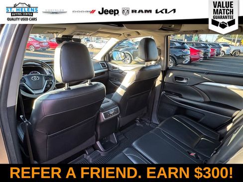 Used 2018 Toyota Highlander XLE image 33