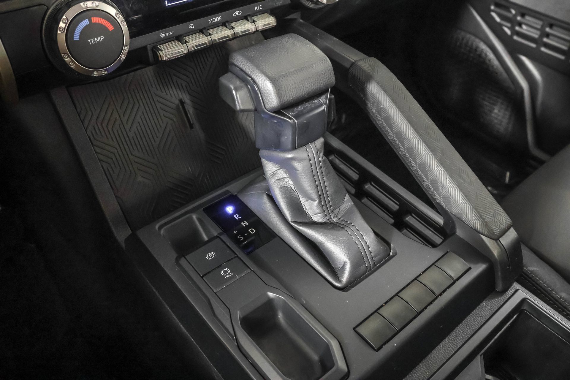 Used 2024 Toyota Tacoma SR RWD image 32