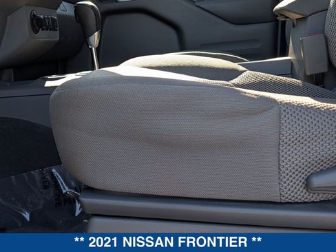 Used 2021 Nissan Frontier SV w/ Midnight Edition Floor Mats AWD/4WD image 22