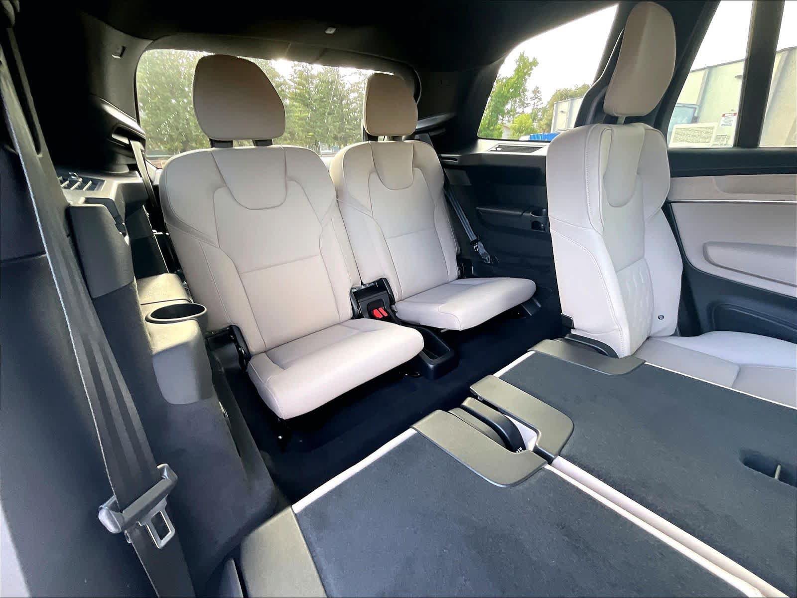 New 2027 Volvo XC90 T8 Plus AWD/4WD image 28