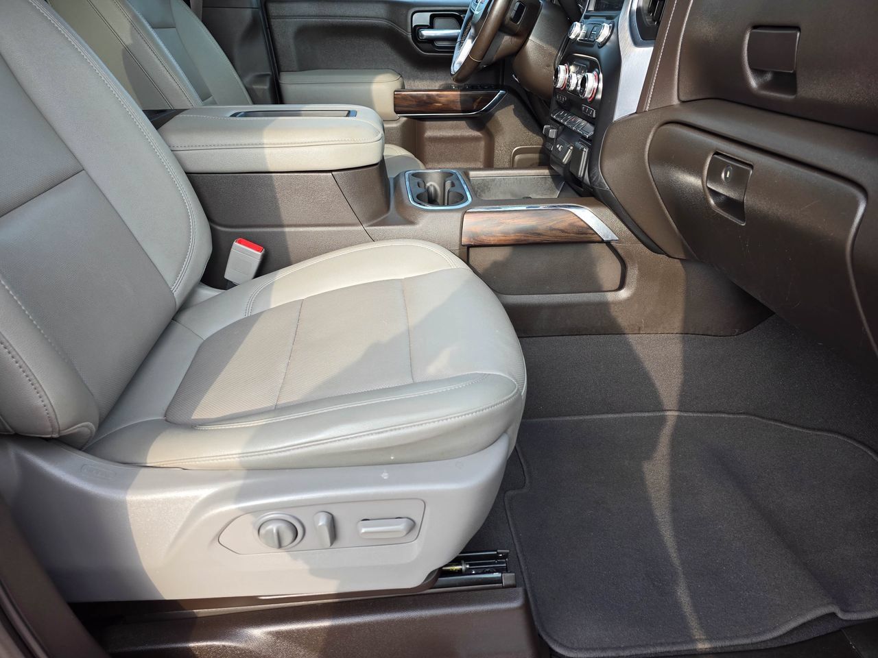 Used 2021 GMC Sierra 1500 SLT AWD/4WD image 24