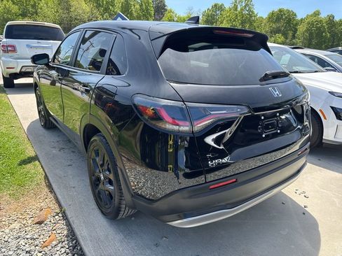 Used 2025 Honda HR-V Sport image 4