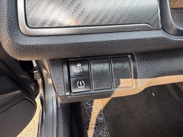 Used 2018 Honda Civic Sport image 16