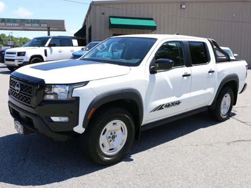 Used 2024 Nissan Frontier SV w/ Hardbody Edition AWD/4WD image 1