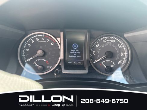 Used 2022 Toyota Tacoma TRD Off-Road AWD/4WD image 7
