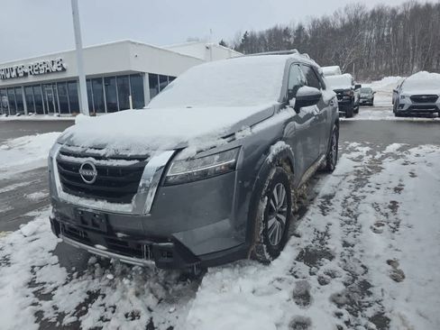 Used 2023 Nissan Pathfinder SL image 7