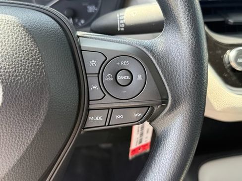 Used 2023 Toyota Corolla LE FWD image 17