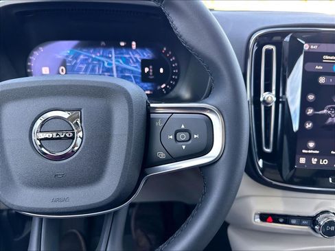 New 2026 Volvo XC40 B5 Ultra w/ Protection Package Premier AWD/4WD image 18