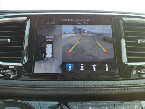 Used 2019 Chrysler Pacifica Limited FWD image 24