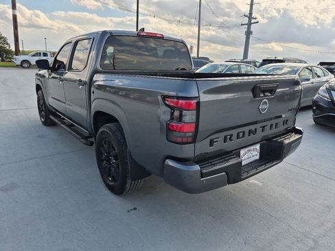 Used 2023 Nissan Frontier SV w/ Midnight Edition Package AWD/4WD image 8