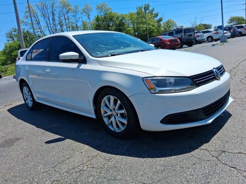 Used 2012 Volkswagen Jetta SE FWD image 3
