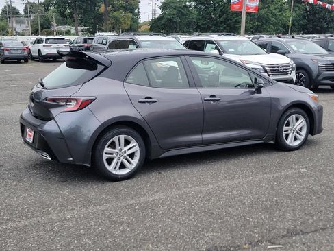 Used 2022 Toyota Corolla SE w/ SE Preferred Package FWD image 9