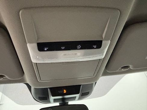 Used 2024 Nissan Rogue S FWD image 29