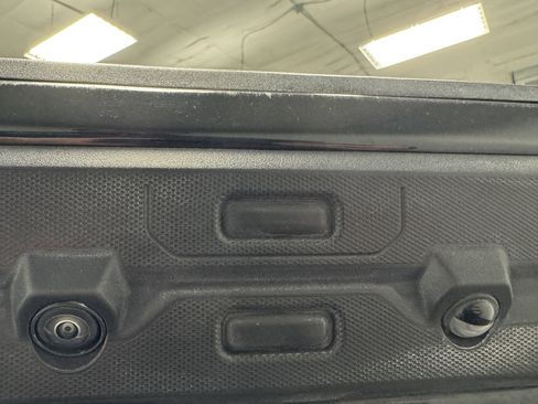 Used 2024 GMC Sierra 3500 Denali w/ Technology Package image 11