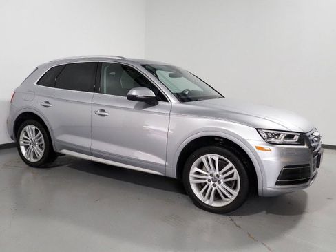 Used 2020 Audi Q5 Premium Plus w/ Premium Plus Package image 1