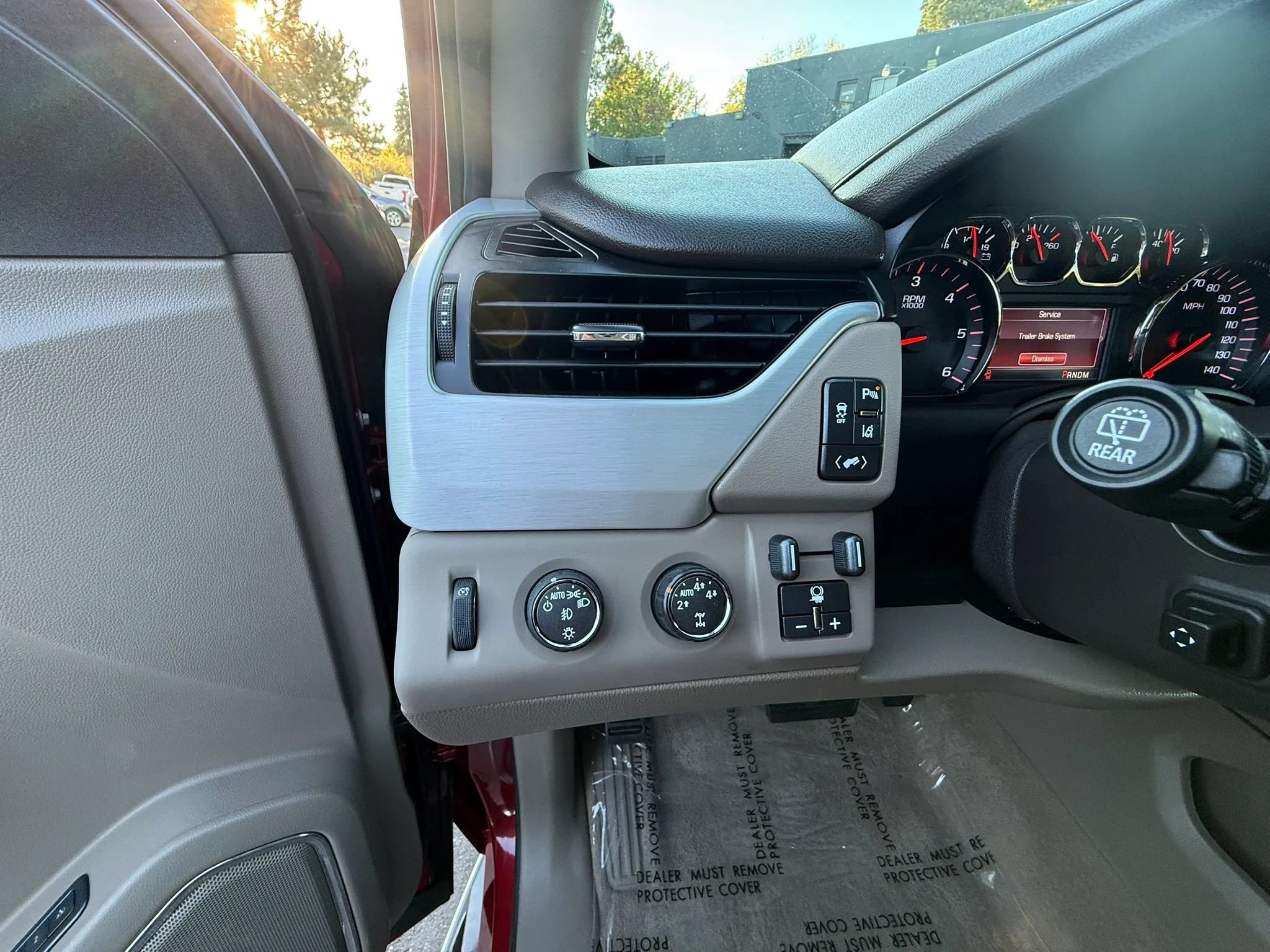 Used 2015 GMC Yukon XL SLT w/ HD Trailering Package AWD/4WD image 19