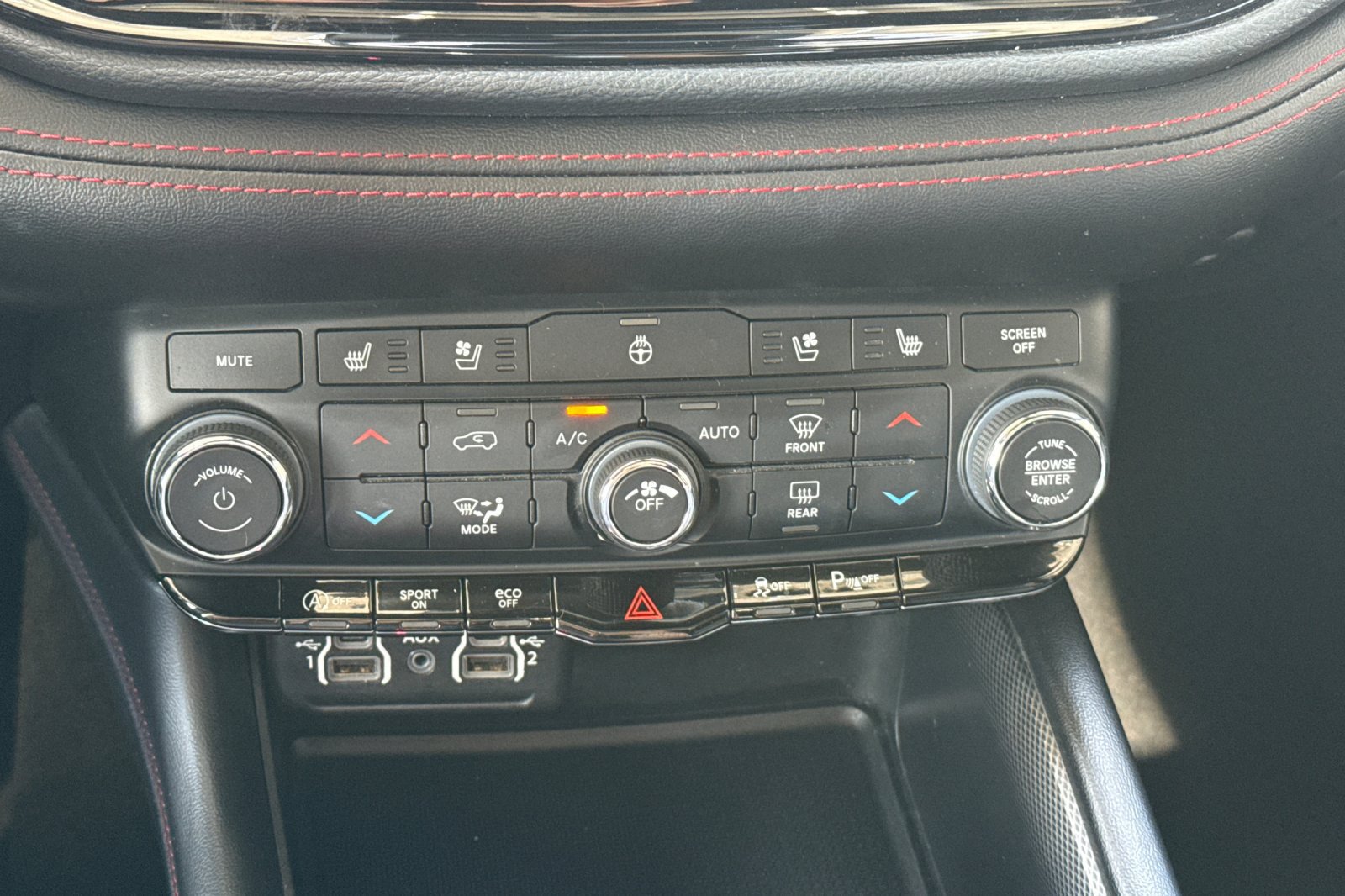 Used 2024 Dodge Durango GT AWD/4WD image 32