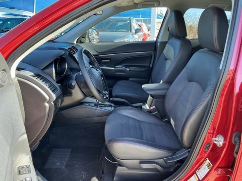 Used 2024 Mitsubishi Outlander Sport SE image 9