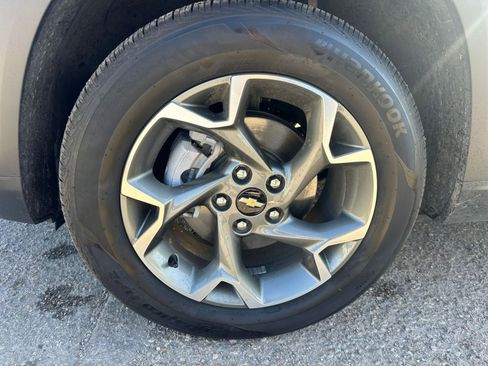 Used 2025 Chevrolet Trax LT image 28