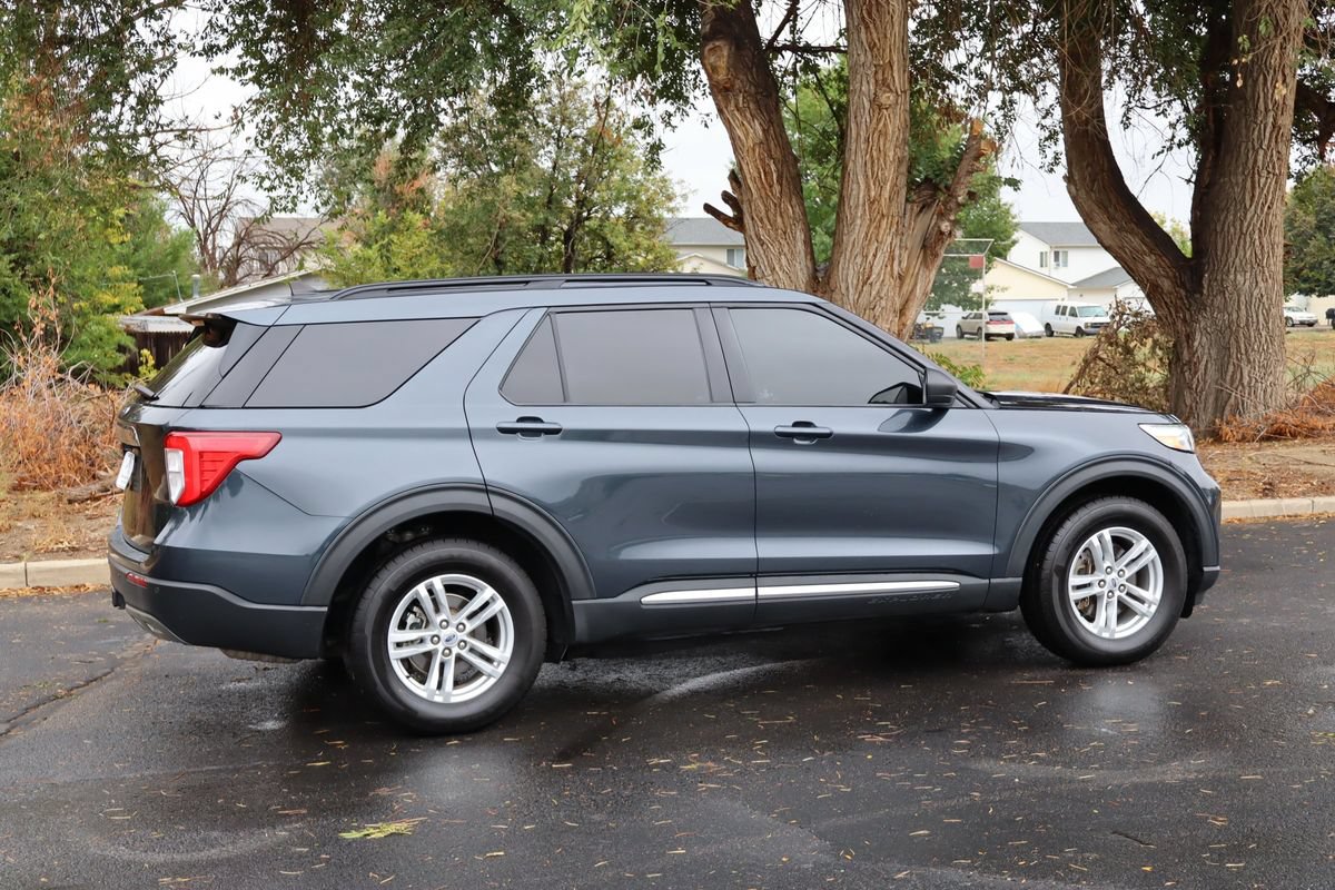 Used 2022 Ford Explorer XLT w/ Equipment Group 202A AWD/4WD image 4