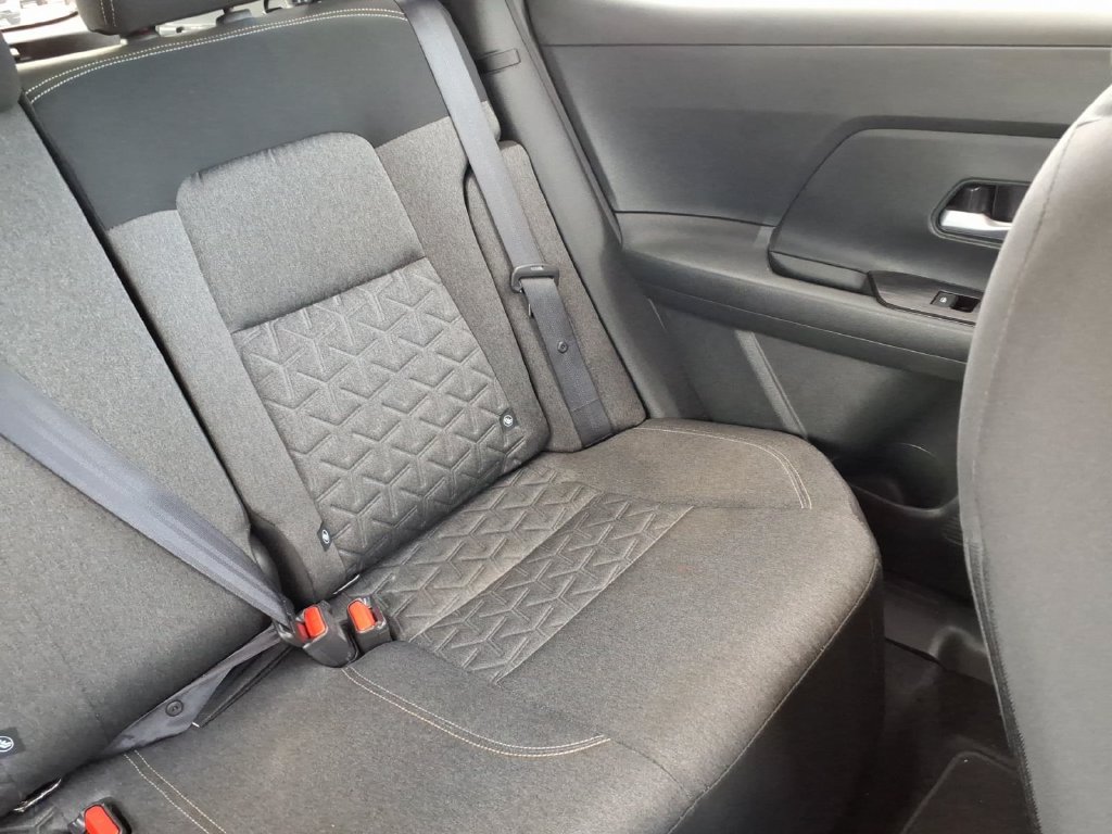 Used 2025 Nissan Kicks SV FWD image 18