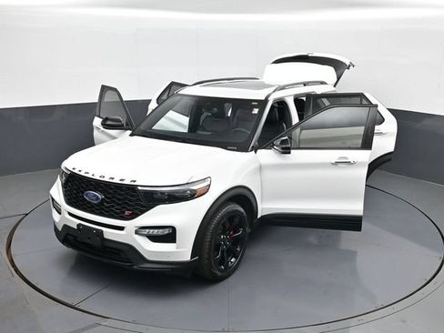Used 2024 Ford Explorer ST w/ Equipment Group 401A AWD/4WD image 31