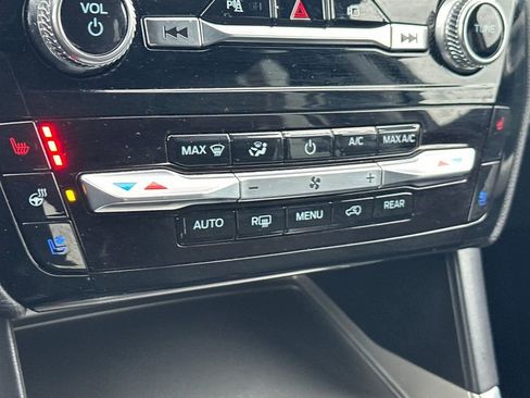 Used 2023 Ford Explorer Limited image 21