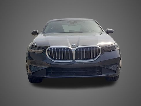 New 2026 BMW 540i xDrive w/ Premium Package image 2