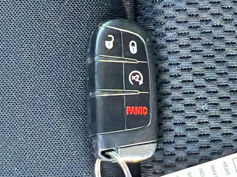 Certified 2022 Jeep Renegade Altitude w/ Sun/Sound Group image 29