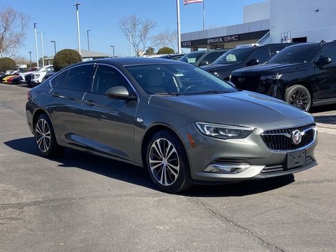 Used 2018 Buick Regal Essence w/ Driver Confidence Package #1 image 31